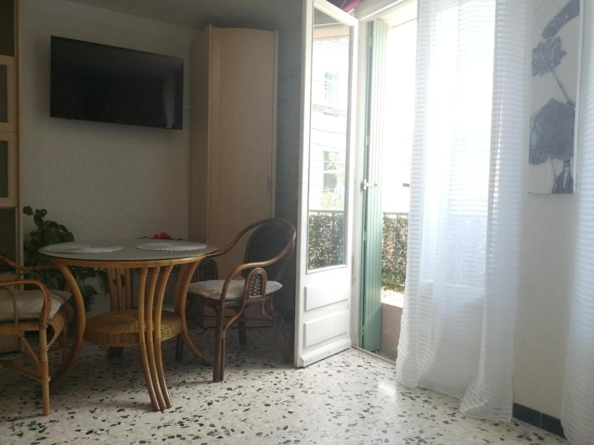 Magnifique Studio Non Fumeur Pres De La Gare Безие Екстериор снимка