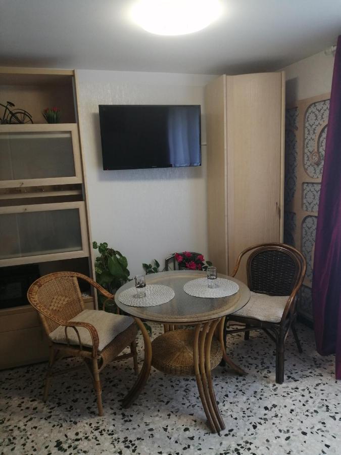 Magnifique Studio Non Fumeur Pres De La Gare Безие Екстериор снимка