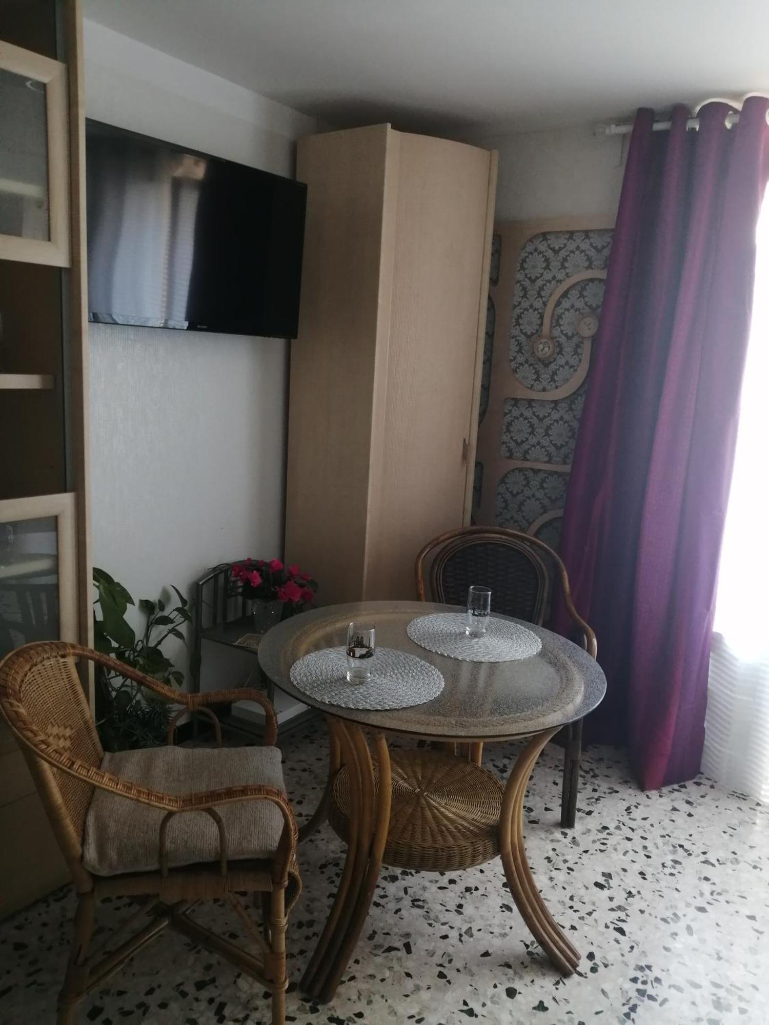 Magnifique Studio Non Fumeur Pres De La Gare Безие Стая снимка